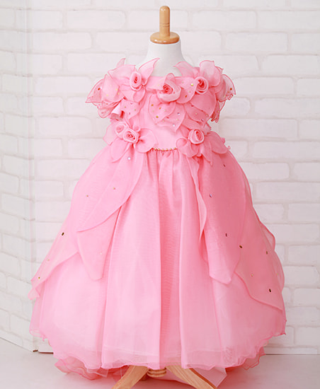 ピンクのロングドレス